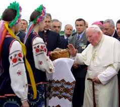 Перший папа Римський який відвідав Україну – 100 років з дня народження св.  Йоана Павла ІІ.
